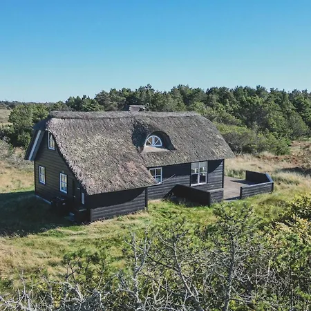Yanne - 550m From The Sea By Interhome