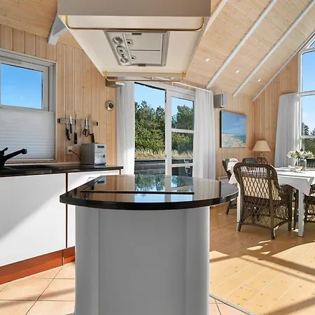 Dom wakacyjny Yanne - 550m From The Sea By Interhome